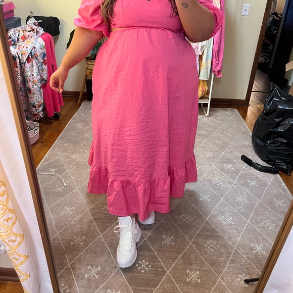 Elegant Pink Dress - Picture 1 of 7